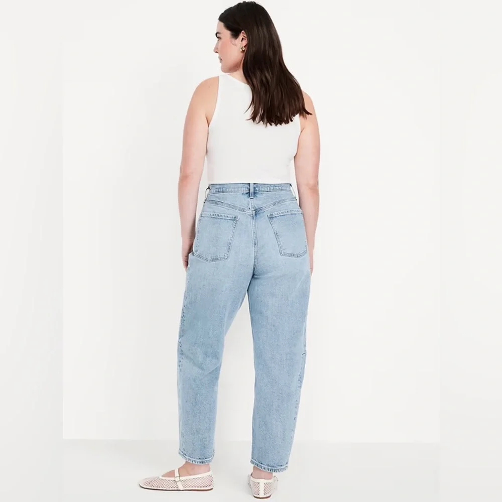 NEW! Old Navy High-Waisted Barrel Ankle Jeans - Size 2 TALL 🖤